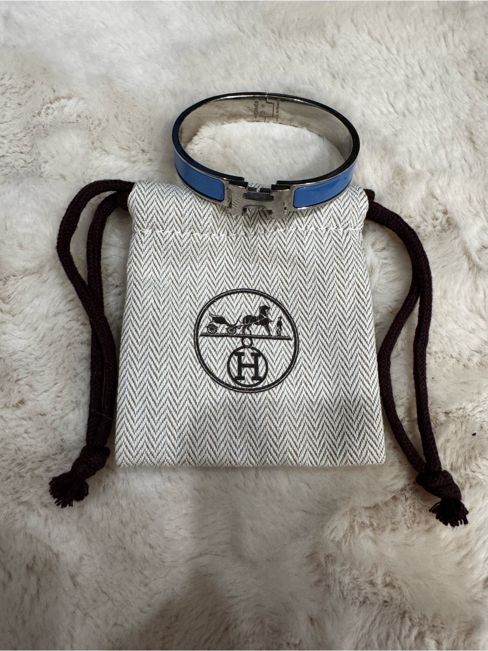 Hermes women’s Clic H Bracelet in blue and Silver, GM size with Hermes bag & box - Picture 8 of 10